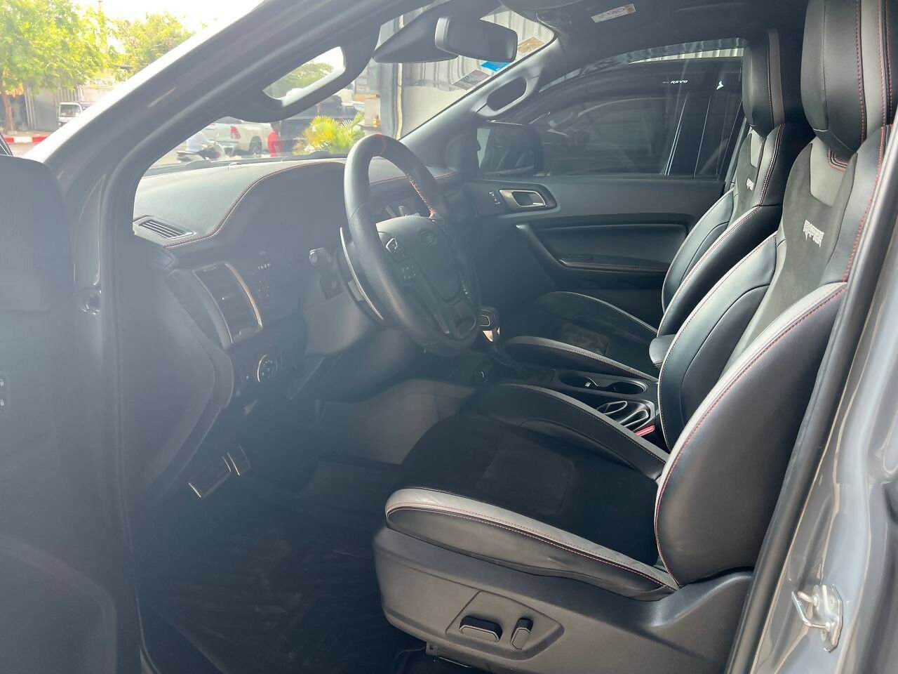 2022 Ford Rapter - Car for sales