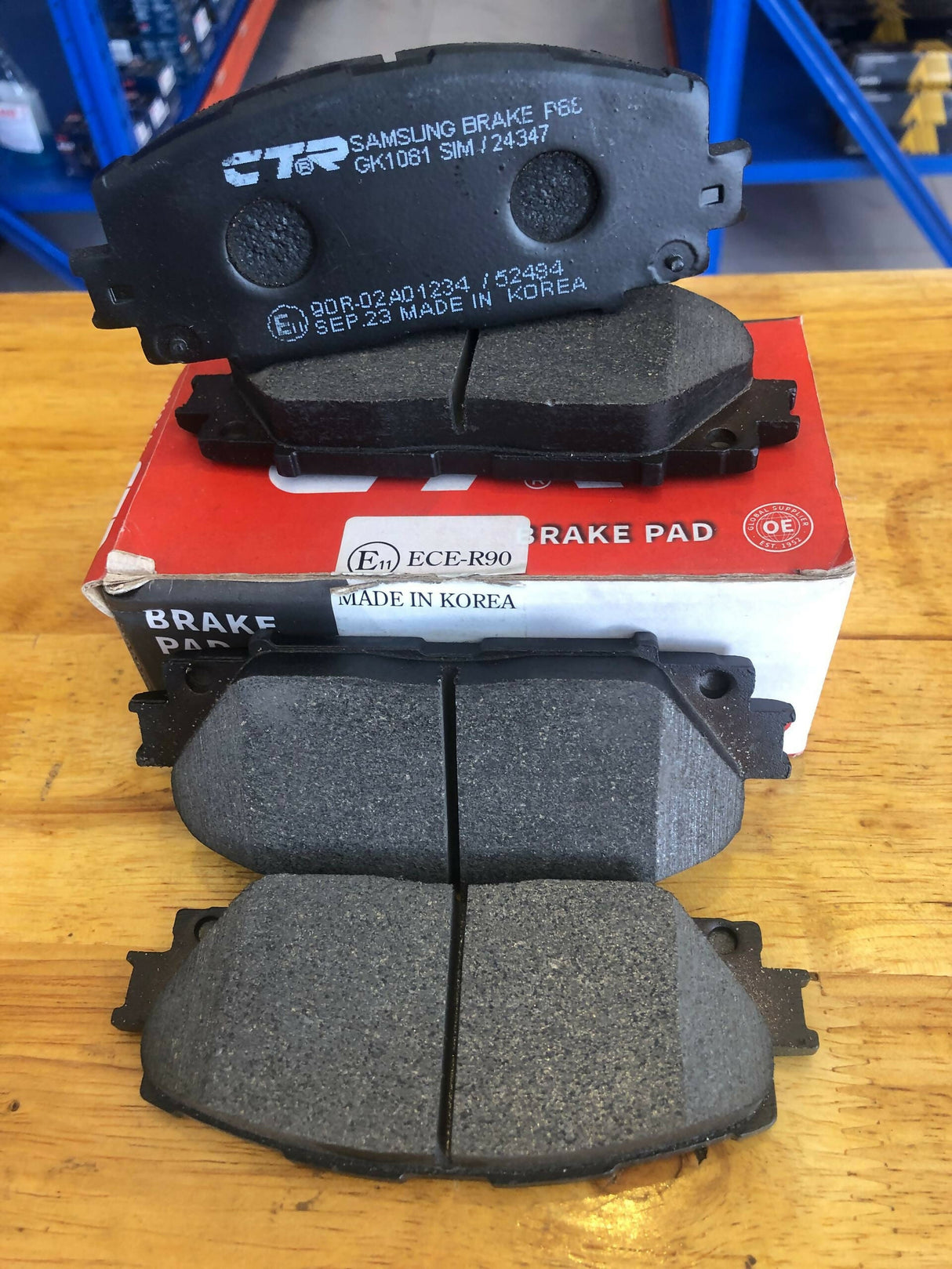 ស្បែកហ្វ្រាំង DISC BRAKE PADS, Front សម្រាប់រថយន្ត Toyota Prius(2010 - 2015) - Automotive Parts
