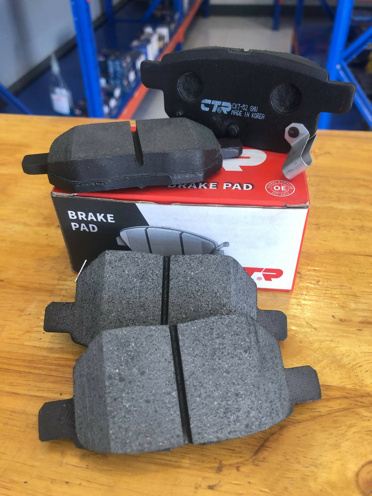 ស្បែកហ្វ្រាំងDISC Brakepads, Rear សម្រាប់រថយន្ត: Toyota Corolla (2007 - 2009) & Toyota Prius - Automotive Parts