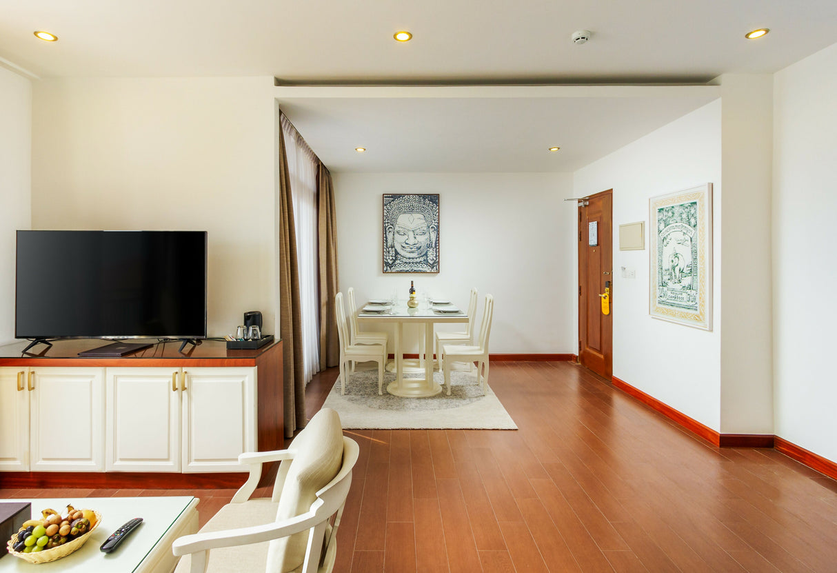 Junior Suite With Balcony - JAYA Suites Hotel Phnom Penh Cambodia - Junior Suite