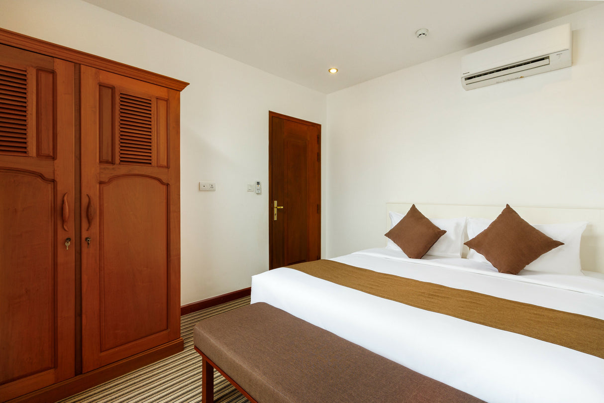 Junior Suite With Balcony - JAYA Suites Hotel Phnom Penh Cambodia - Junior Suite