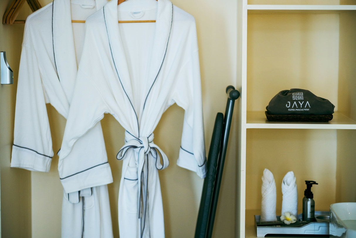 Moder Chic Suite With Balcony - JAYA Suites Hotel Phnom Penh Cambodia - Family Suite