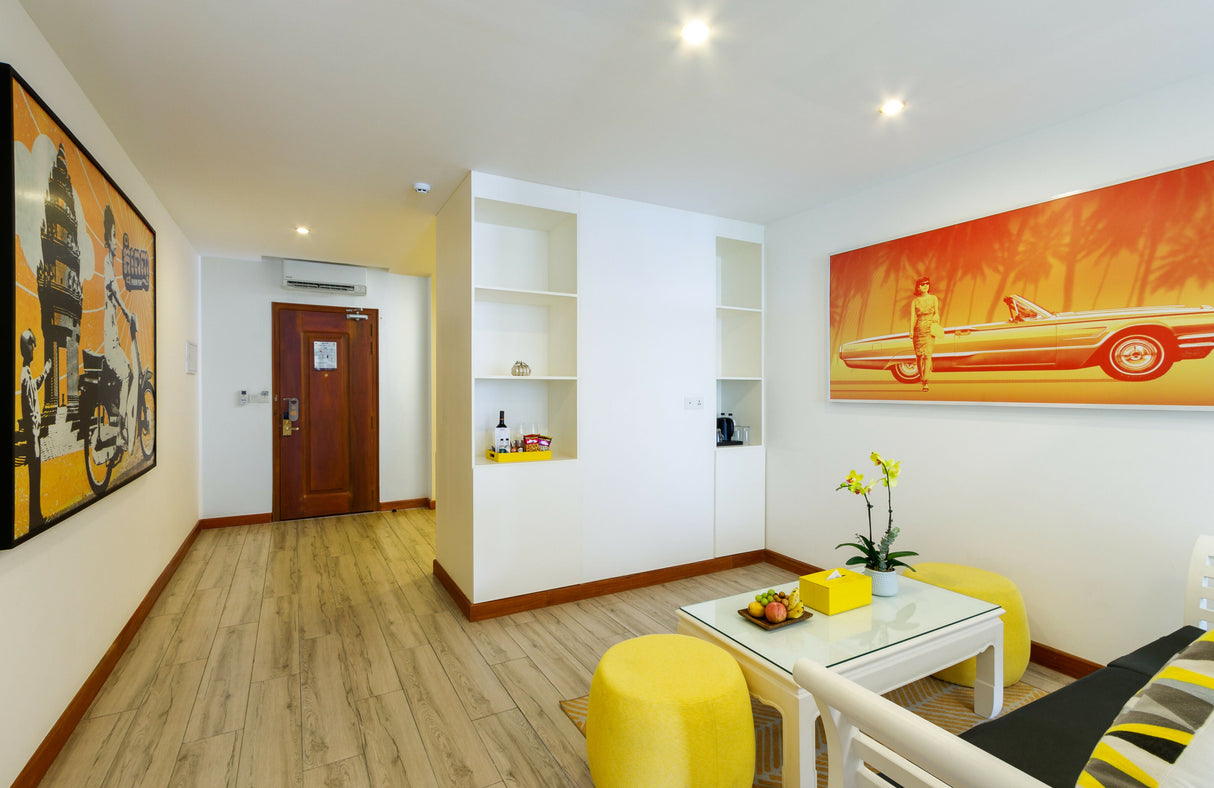 Moder Chic Suite With Balcony - JAYA Suites Hotel Phnom Penh Cambodia - Family Suite