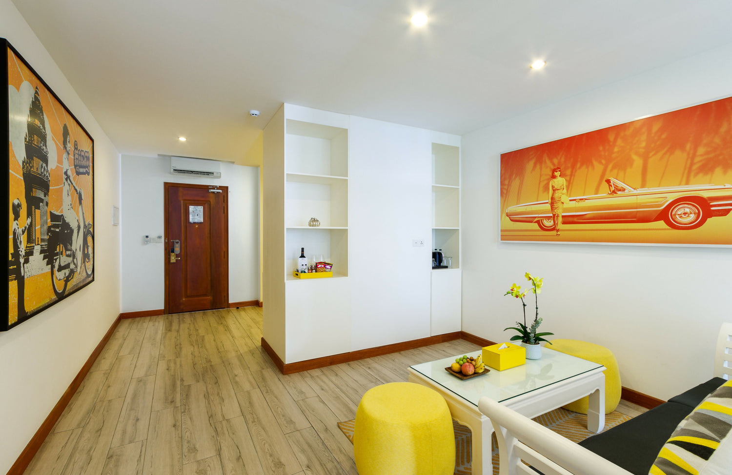 Moder Chic Suite With Balcony - JAYA Suites Hotel Phnom Penh Cambodia - Family Suite