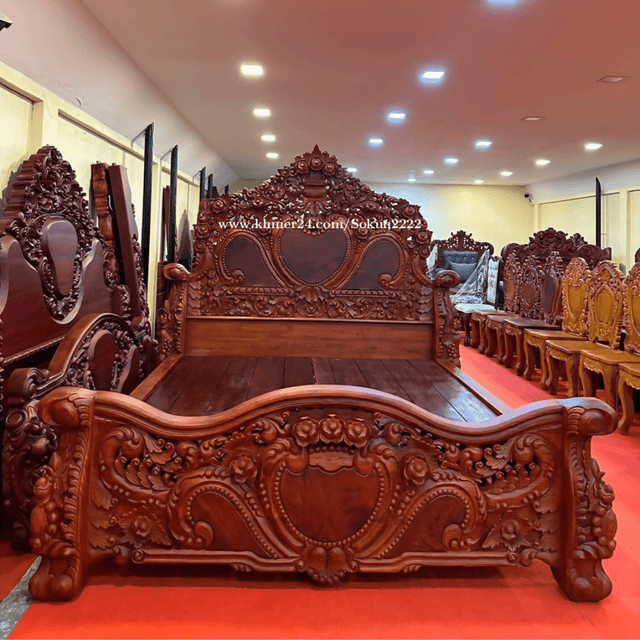 គ្រែម៉ូតបារាំងក្បាច់ចម្លាក់ស្អាត ឈើខ្មែរ - Others