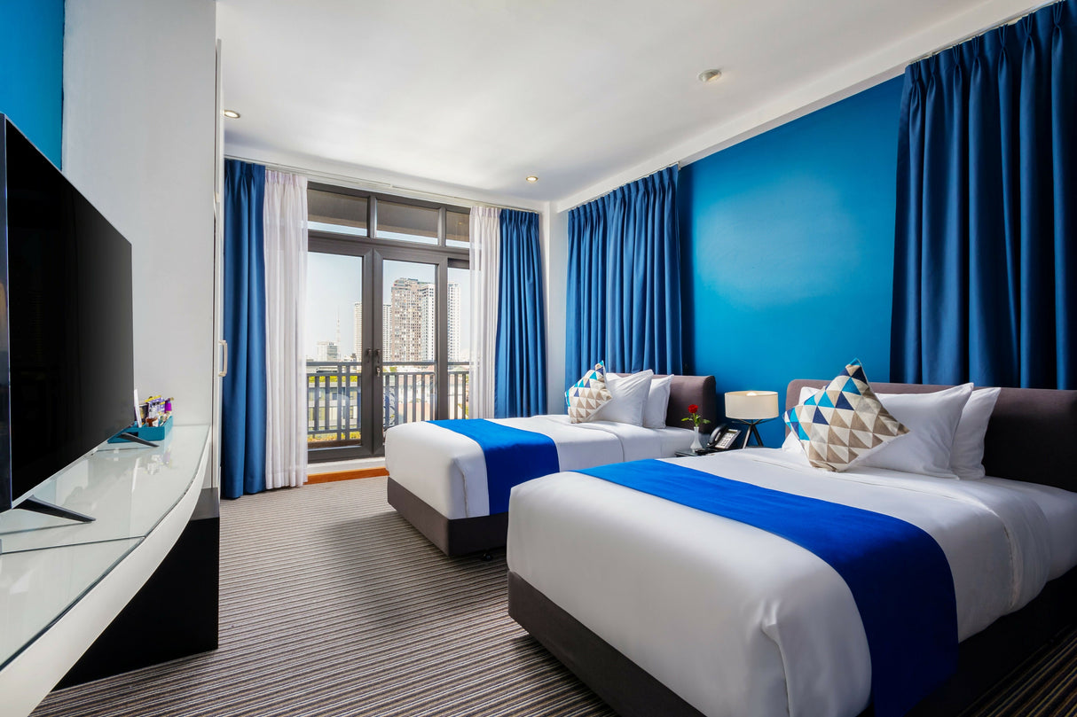 Vertigo With Balcony - JAYA Suites Hotel Phnom Penh Cambodia - Superior Room