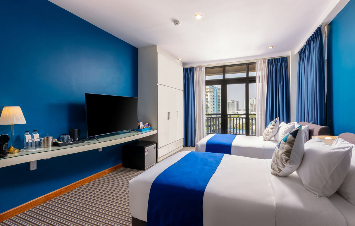 Vertigo With Balcony - JAYA Suites Hotel Phnom Penh Cambodia - Superior Room