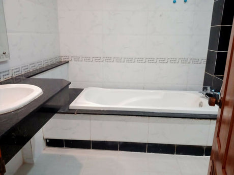 🏠ផ្ទះលក់ជិតម៉ាក្រូ អ៊ីអន 2, មានចំណូលស្រាប់ - Real Estate - Rental Properties - House