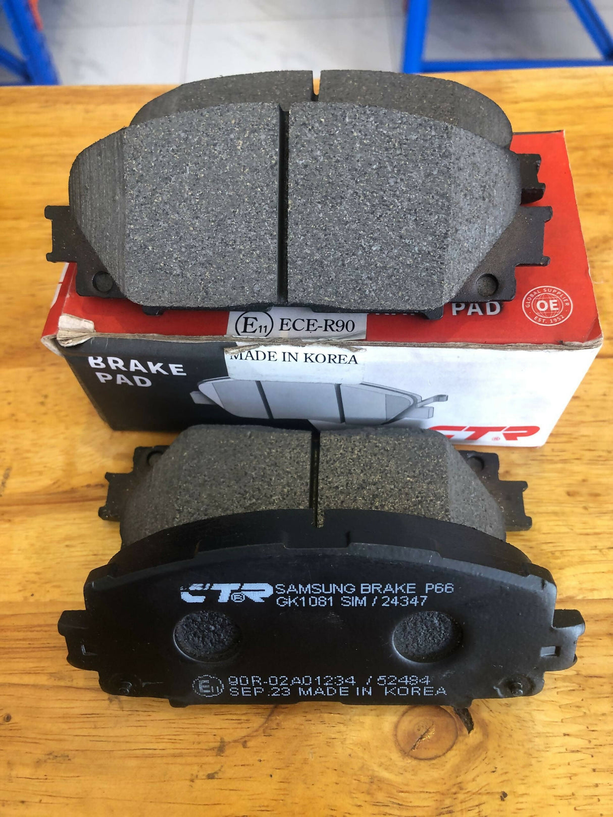 ស្បែកហ្វ្រាំង DISC BRAKE PADS, Front សម្រាប់រថយន្ត Toyota Prius(2010 - 2015) - Automotive Parts