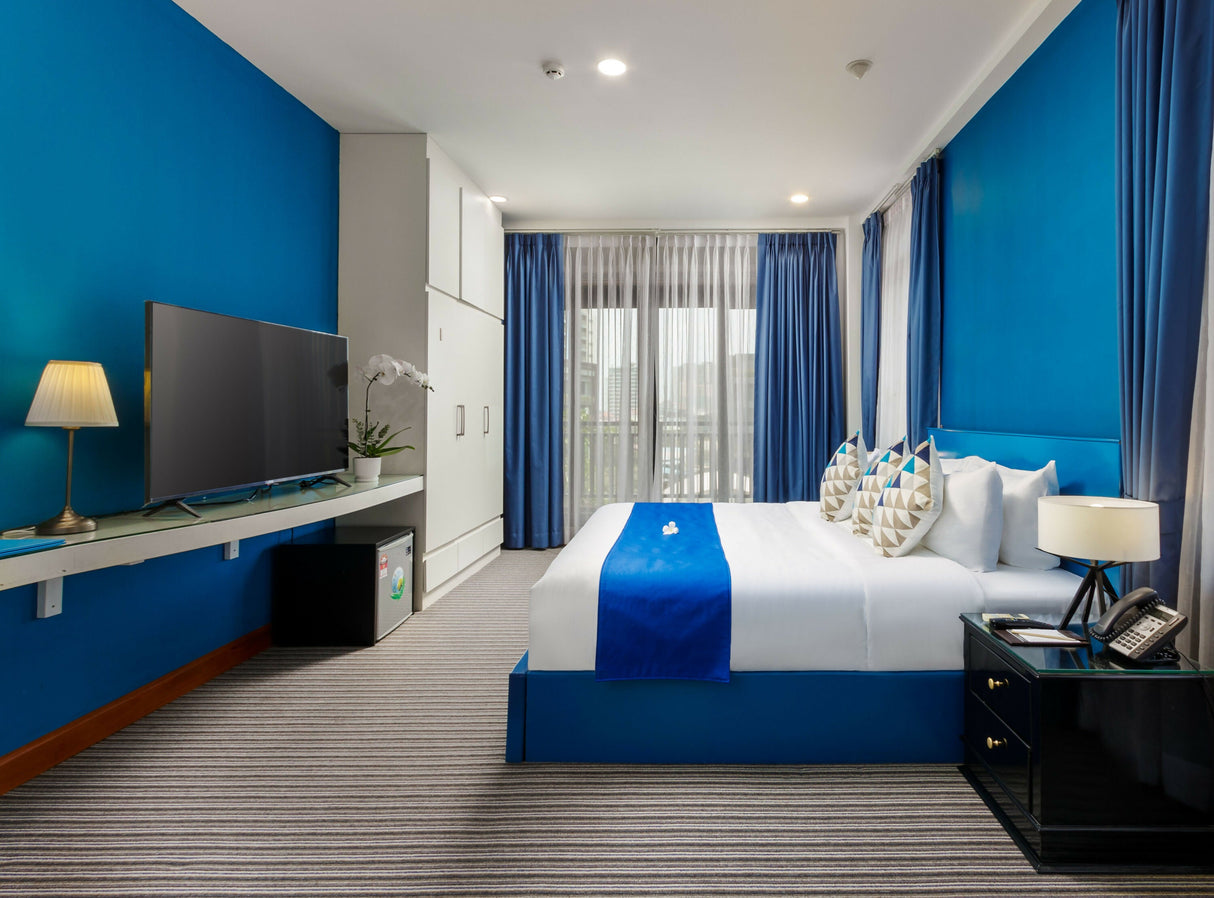 Vertigo With Balcony - JAYA Suites Hotel Phnom Penh Cambodia - Superior Room